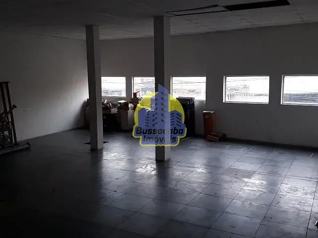 Prédio com 617m², à venda ou para alugar, no bairro Umuarama em Osasco