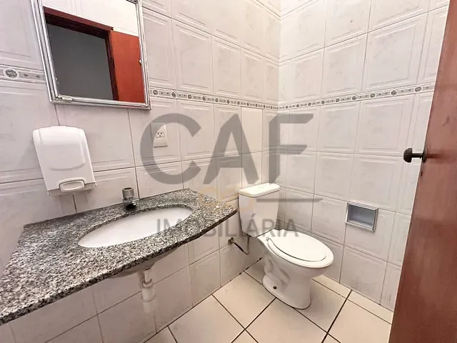 Prédio com 333m², à venda, no bairro Morada das Flores em Holambra