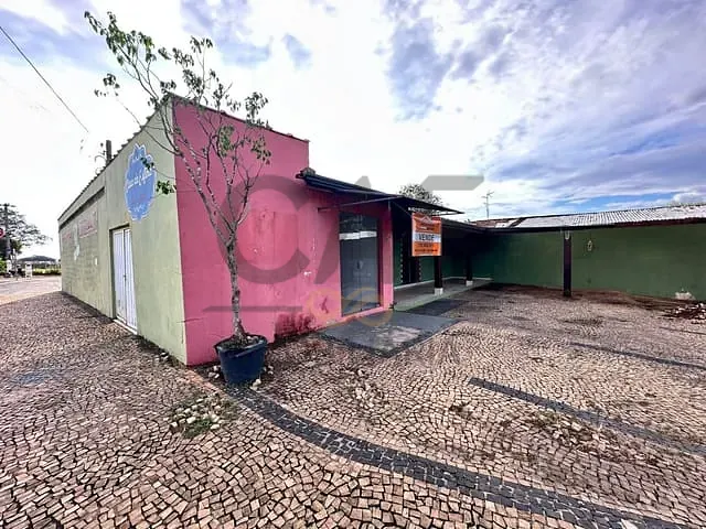 Prédio com 333m², à venda, no bairro Morada das Flores em Holambra