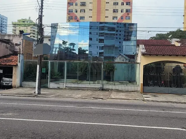Prédio à venda, no bairro Marco em Belém