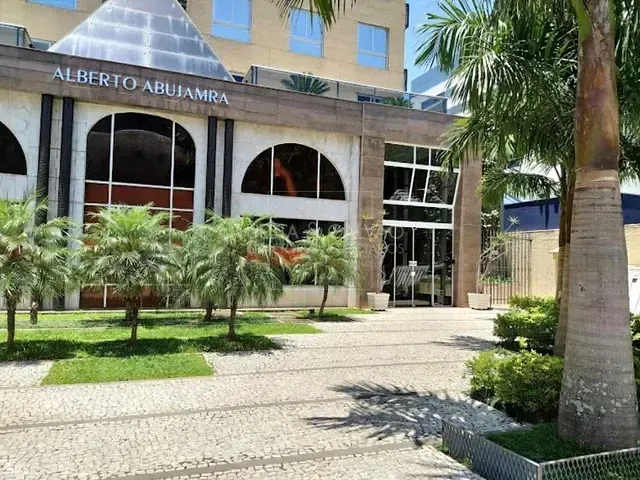 Prédio para alugar, no bairro Centro Cívico em Curitiba
