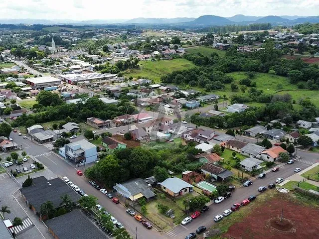 Prédio com 100m², à venda, no bairro Canabarro em Teutônia