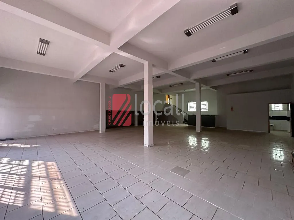 Prédio comercial  à venda, 814m² — foto 2 de 44