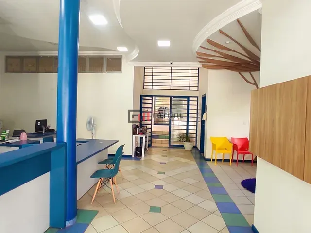 Prédio com 646m², à venda, no bairro Vila Larsen 1 em Londrina