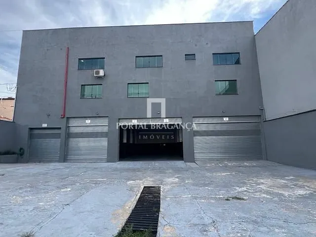 Prédio à venda ou para alugar, no bairro Centro em Bragança Paulista