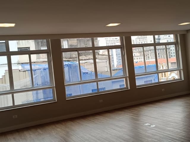 Conjunto comercial com 200m², à venda, no bairro Centro em São Paulo
