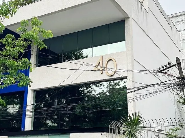 Prédio com 372m², para alugar, no bairro Humaitá em Rio de Janeiro