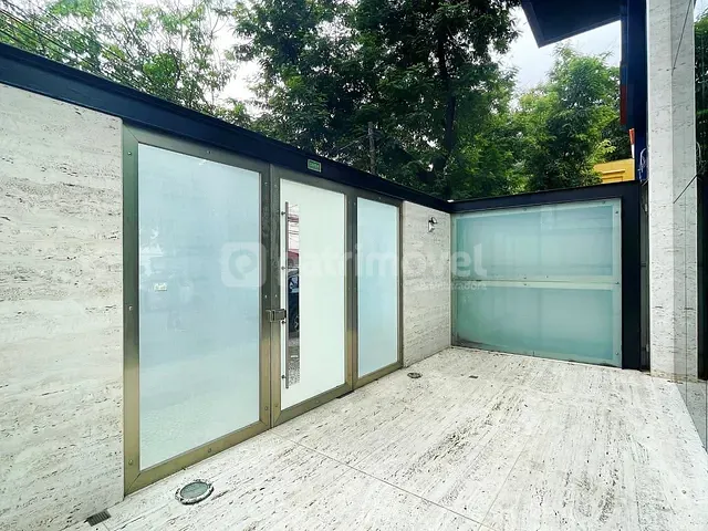 Prédio com 372m², para alugar, no bairro Humaitá em Rio de Janeiro