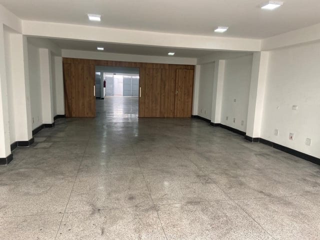 Prédio com 200m², para alugar, no bairro Alphaville Centro Industrial e Empresarial/Alphaville. em Barueri