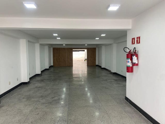 Prédio com 200m², para alugar, no bairro Alphaville Centro Industrial e Empresarial/Alphaville. em Barueri