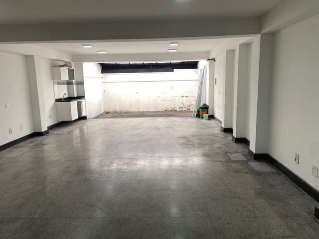 Prédio com 200m², para alugar, no bairro Alphaville Centro Industrial e Empresarial/Alphaville. em Barueri