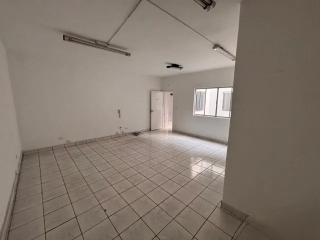 Prédio para alugar, no bairro Parque Oratório em Santo André