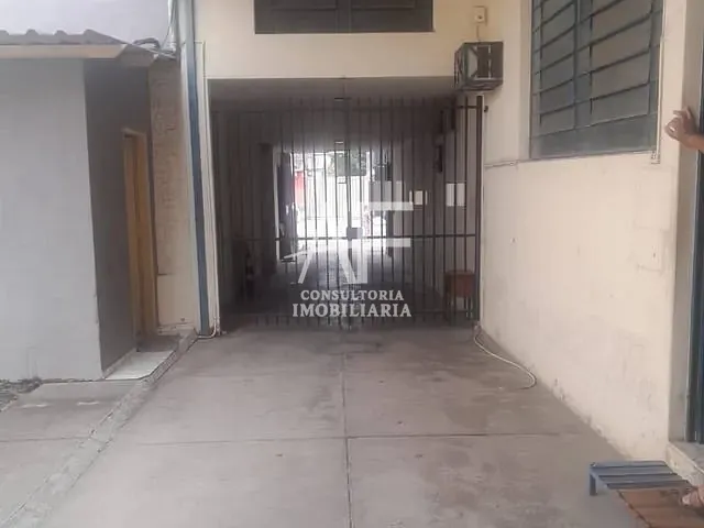 Prédio à venda, no bairro Parque São Benedito em Pindamonhangaba