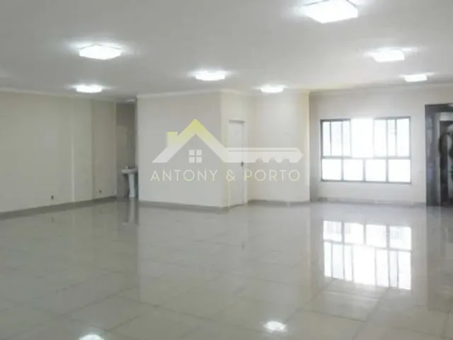 Prédio com 950m², à venda, no bairro Cidade Jardim Cumbica em Guarulhos