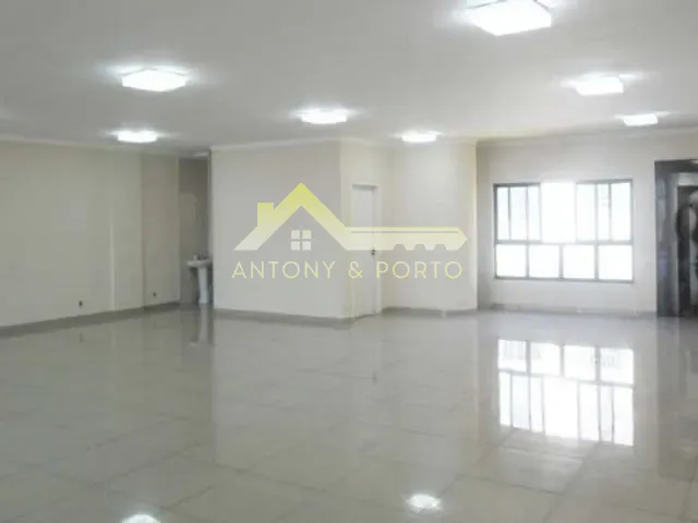 Prédio com 950m², à venda, no bairro Cidade Jardim Cumbica em Guarulhos