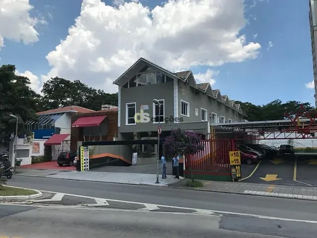 Prédio para alugar, no bairro Pinheiros em São Paulo
