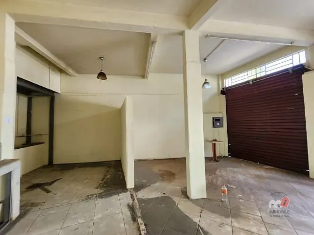 Prédio à venda, no bairro Centro em Petrópolis