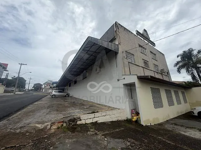 Prédio com 800m², à venda ou para alugar, no bairro Centro em Jaguariúna