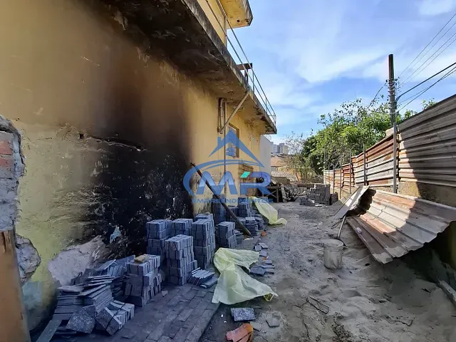 Prédio com 438m², à venda, no bairro Vila Domitila em São Paulo