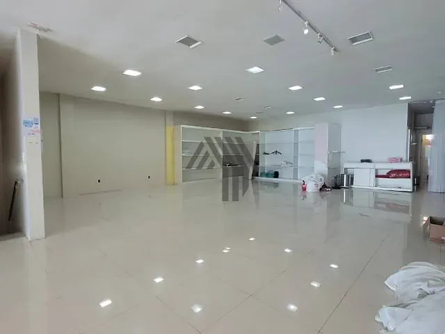 Prédio à venda ou para alugar, no bairro Umarizal em Belém