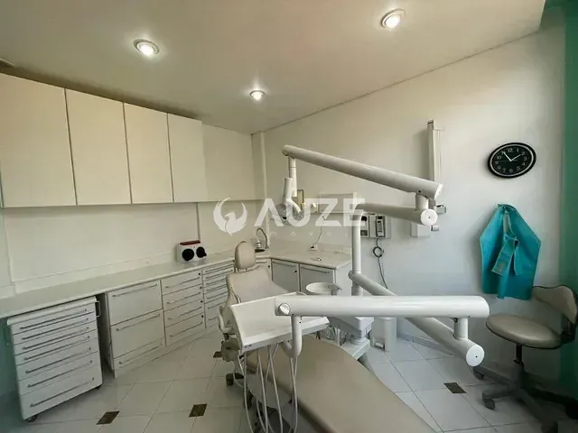 Prédio com 41m², à venda, no bairro Centro em Curitiba
