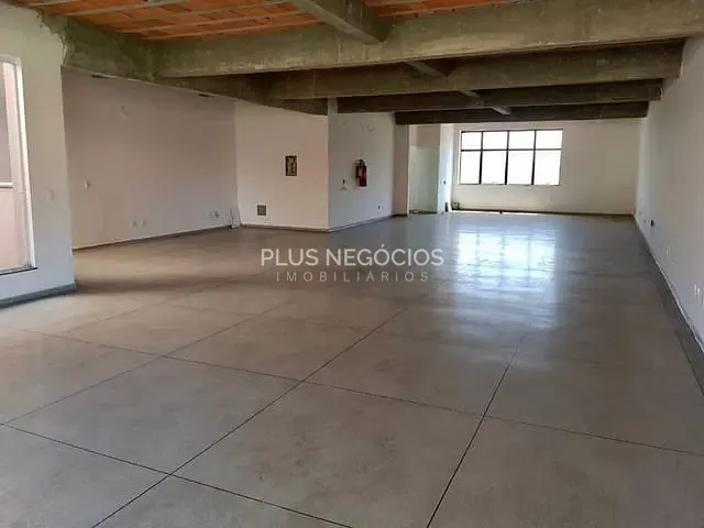 Prédio com 700m², à venda, no bairro Vila Trujillo em Sorocaba