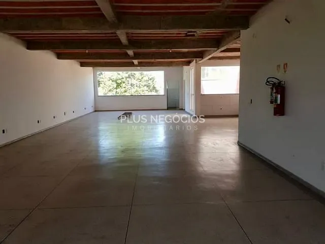 Prédio com 700m², à venda, no bairro Vila Trujillo em Sorocaba