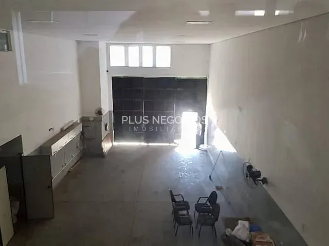 Prédio com 700m², à venda, no bairro Vila Trujillo em Sorocaba