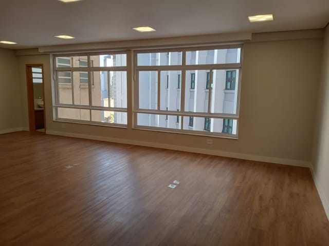 Conjunto comercial com 200m², à venda, no bairro Centro em São Paulo