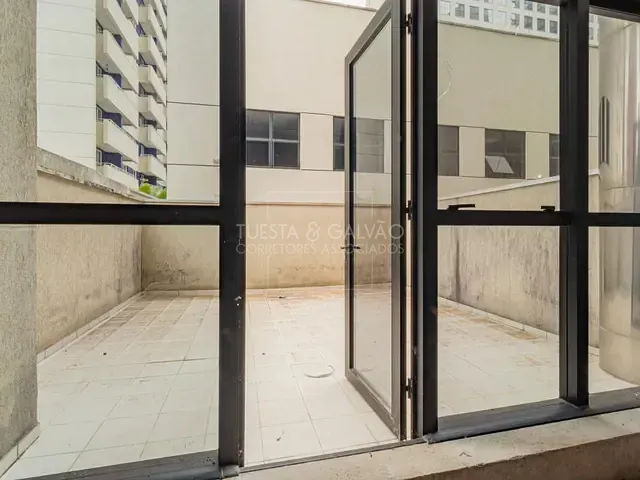 Prédio com 63m², à venda, no bairro Centro em Curitiba