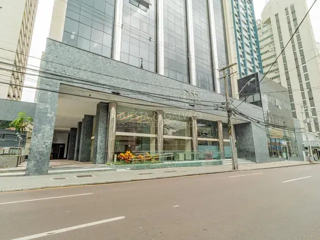 Prédio com 63m², à venda, no bairro Centro em Curitiba