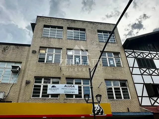 Prédio com 874m², para alugar, no bairro Centro em Blumenau