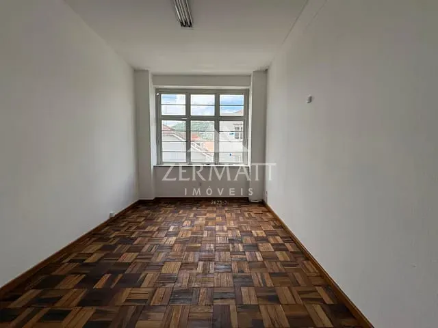 Sala com 256m², para alugar, no bairro Centro em Blumenau