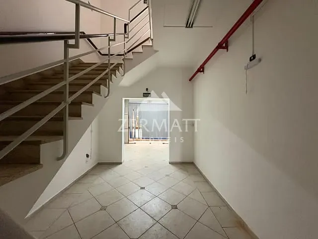 Sala com 256m², para alugar, no bairro Centro em Blumenau