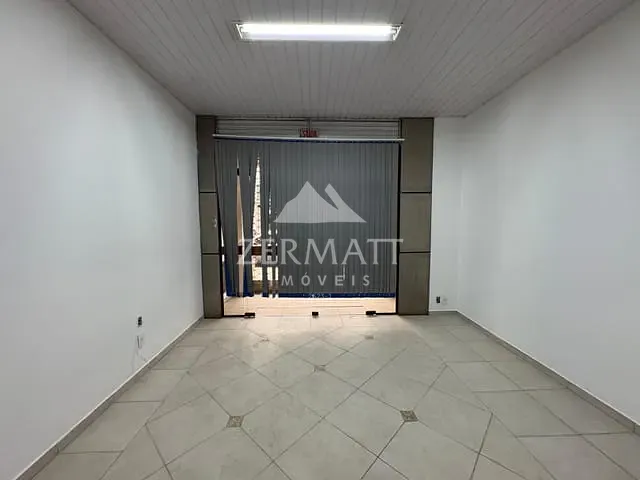 Sala com 256m², para alugar, no bairro Centro em Blumenau
