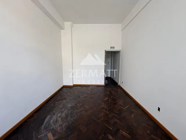 Sala com 256m², para alugar, no bairro Centro em Blumenau