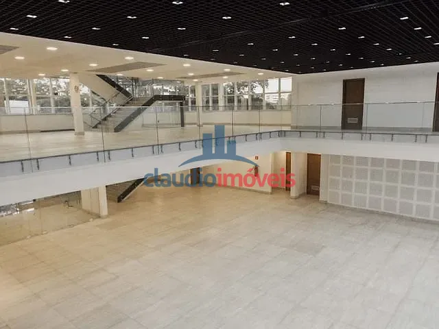 Prédio com 2298m², para alugar, no bairro Vila Mury em Volta Redonda