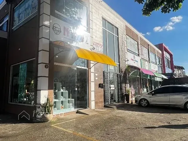 Prédio com 361m², à venda, no bairro Jardim das Indústrias em São José dos Campos