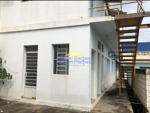 Prédio com 270m², para alugar, no bairro Centro em Capivari