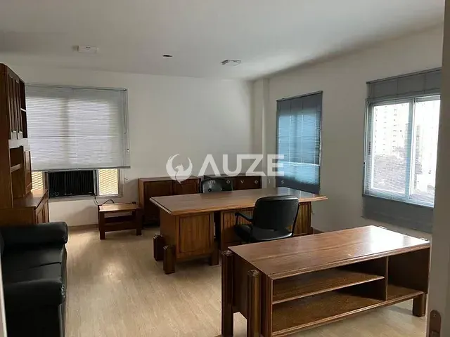 Prédio para alugar, no bairro Centro Cívico em Curitiba