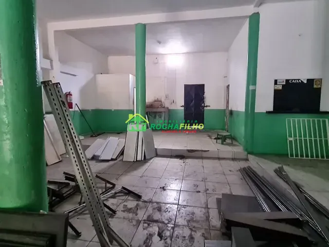 Prédio com 288m², à venda, no bairro Promorar em Teresina