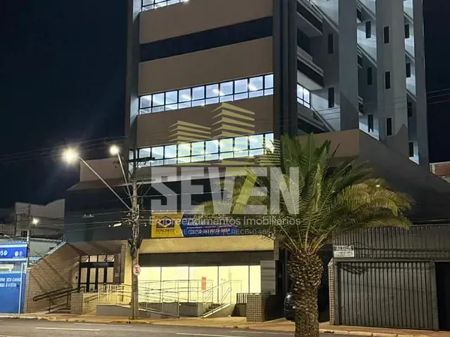 Prédio com 4294m², à venda ou para alugar, no bairro Centro em Bauru