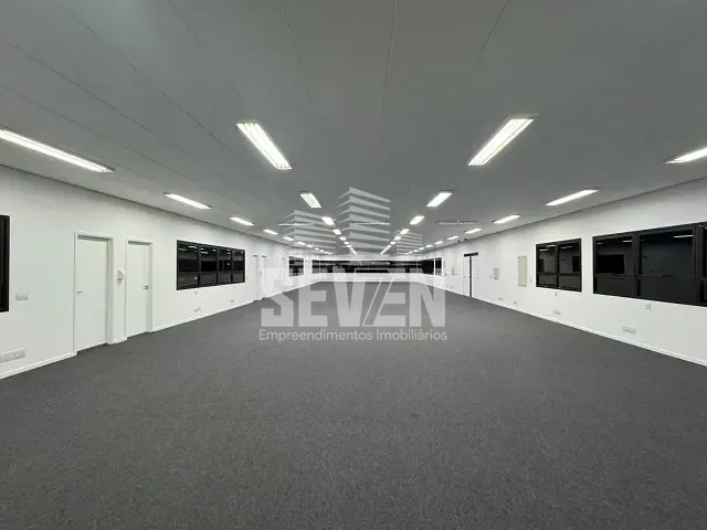 Prédio com 4294m², à venda ou para alugar, no bairro Centro em Bauru