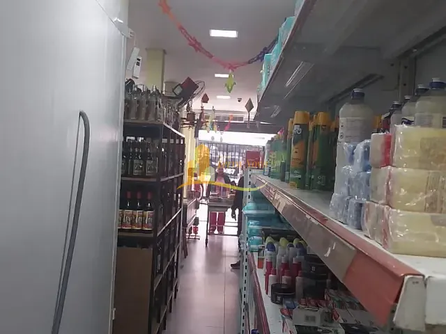 Prédio à venda, no bairro Conjunto Residencial José Bonifácio em São Paulo