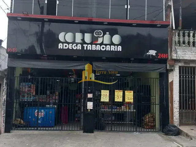 Prédio à venda, no bairro Conjunto Residencial José Bonifácio em São Paulo