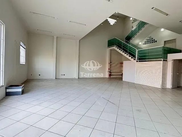 Prédio com 800m², para alugar, no bairro Vila Nova em Blumenau