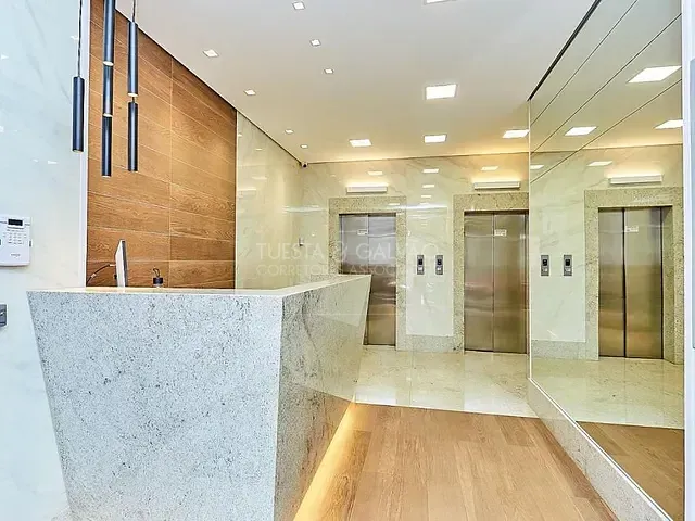 Prédio com 54m², para alugar, no bairro Centro em Curitiba