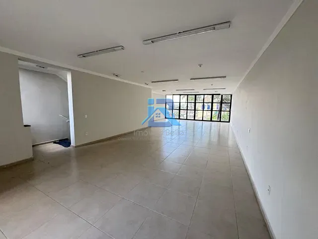 Prédio com 150m², para alugar, no bairro Jardim Tereza em Itatiba