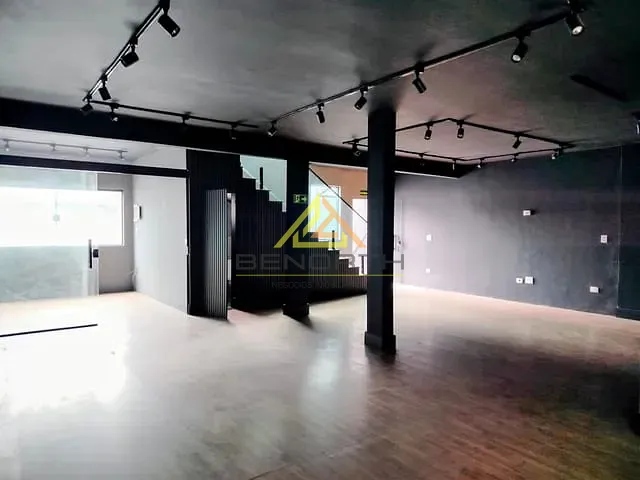 Prédio com 263m², para alugar, no bairro Carandiru em São Paulo