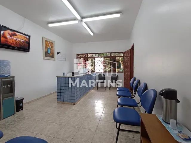 Prédio com 473m², à venda, no bairro Vila Pirajussara em São Paulo